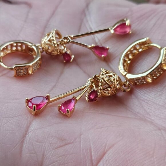 Women Earrings Drop Down Fashion Jewelry Gold Tone Earrings NEW - Picture 1 of 11